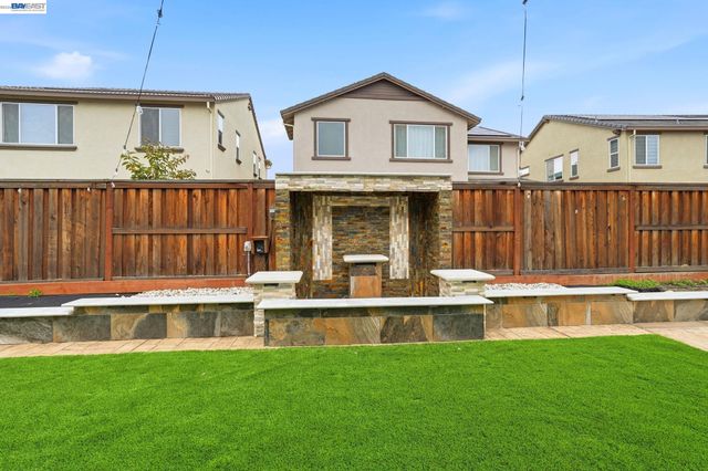 3039 Paxton Ct, Lathrop, CA 95330