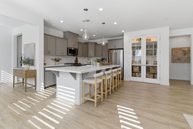 5281 Moonraker Ln, Roseville, CA 95747