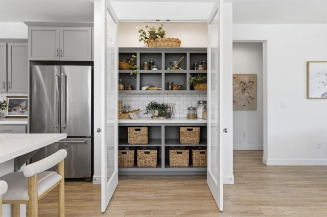 5281 Moonraker Ln, Roseville, CA 95747