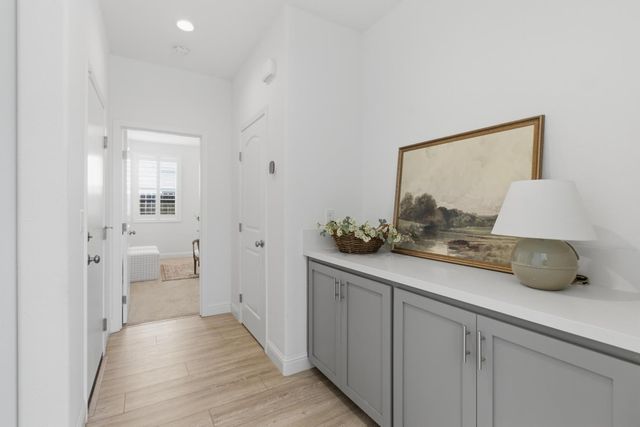 5281 Moonraker Ln, Roseville, CA 95747