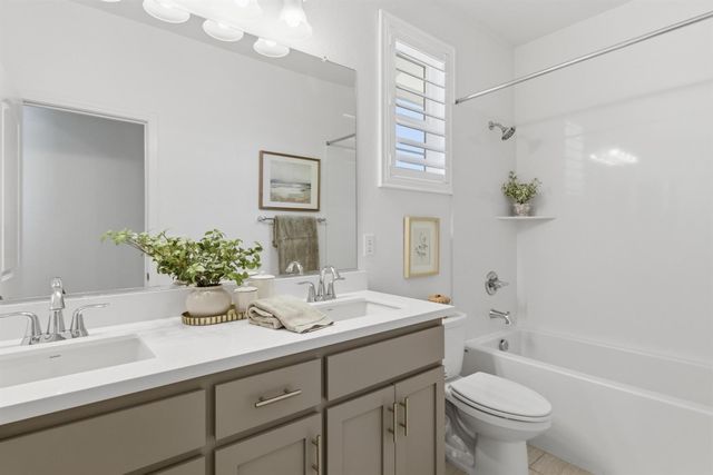 5281 Moonraker Ln, Roseville, CA 95747