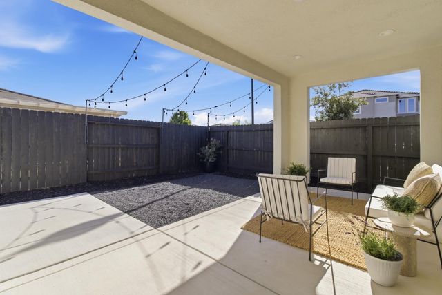 5281 Moonraker Ln, Roseville, CA 95747