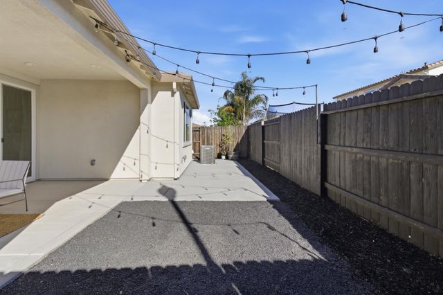 5281 Moonraker Ln, Roseville, CA 95747