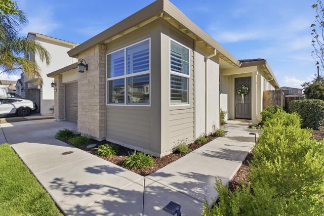5281 Moonraker Ln, Roseville, CA 95747