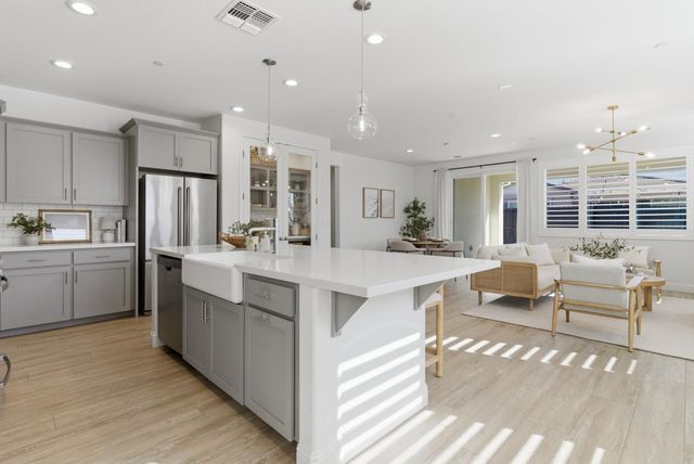 5281 Moonraker Ln, Roseville, CA 95747