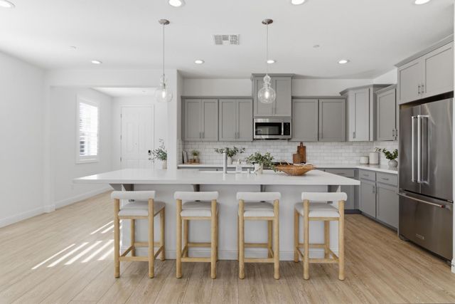 5281 Moonraker Ln, Roseville, CA 95747