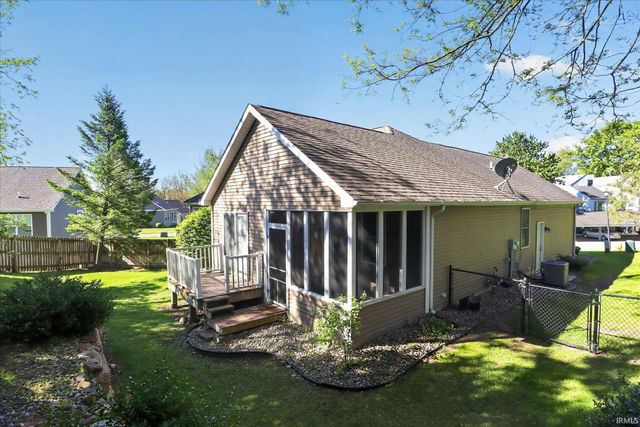 53394 Stoneridge Street, South Bend, IN 46637