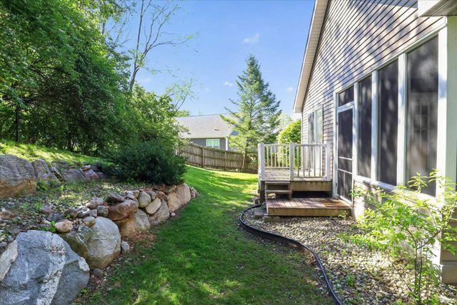 53394 Stoneridge Street, South Bend, IN 46637