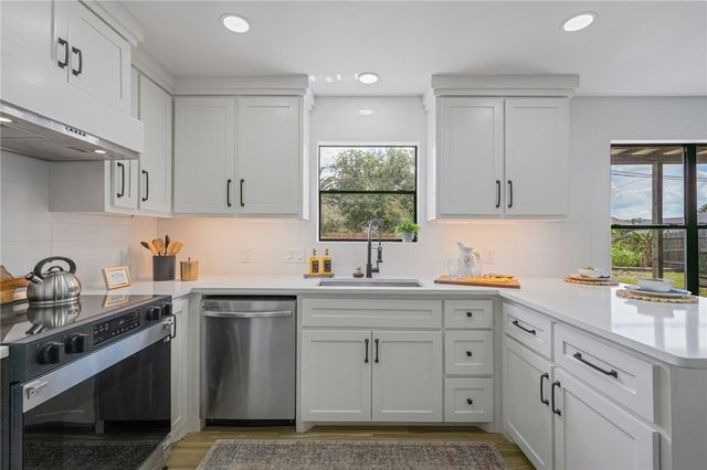 5025 Queens Ct, Corpus Christi, TX 78413