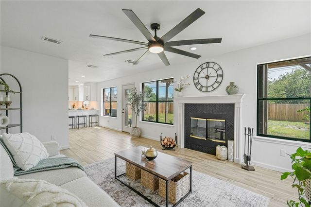 5025 Queens Ct, Corpus Christi, TX 78413