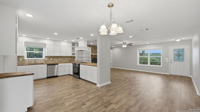 1400 Estate, New Braunfels, TX 78132