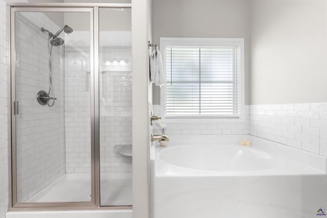 212 Oakley Court, Bonaire, GA 31005
