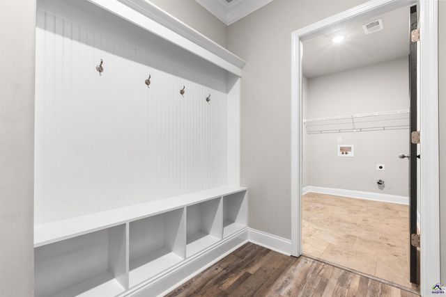 212 Oakley Court, Bonaire, GA 31005