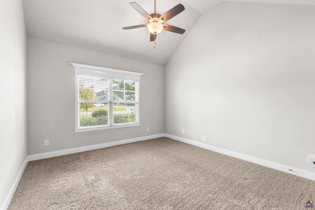 212 Oakley Court, Bonaire, GA 31005