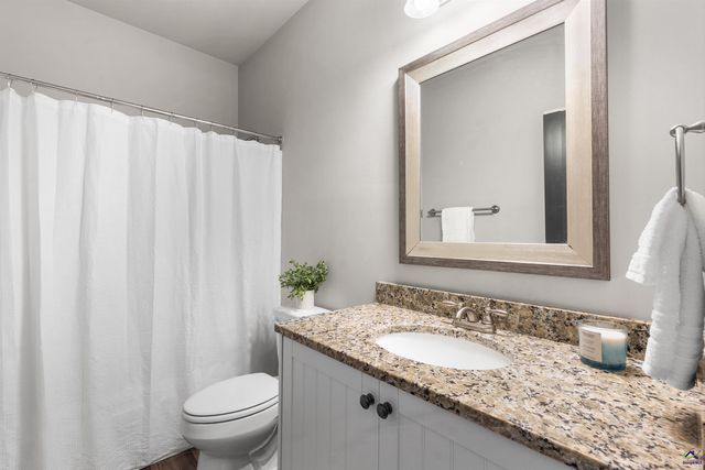 212 Oakley Court, Bonaire, GA 31005