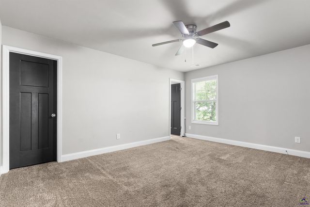 212 Oakley Court, Bonaire, GA 31005