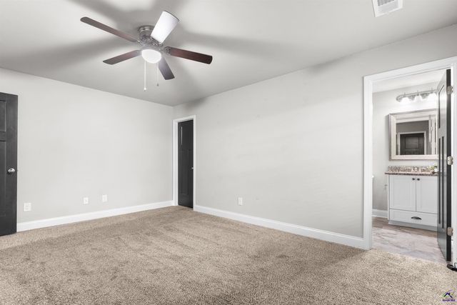 212 Oakley Court, Bonaire, GA 31005