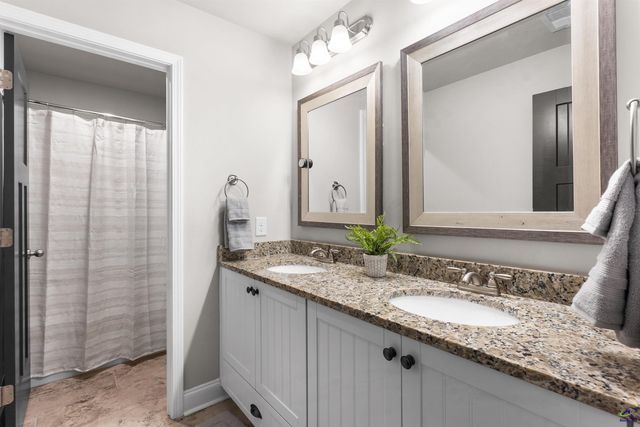 212 Oakley Court, Bonaire, GA 31005