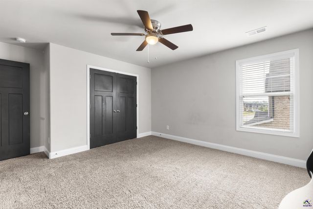 212 Oakley Court, Bonaire, GA 31005
