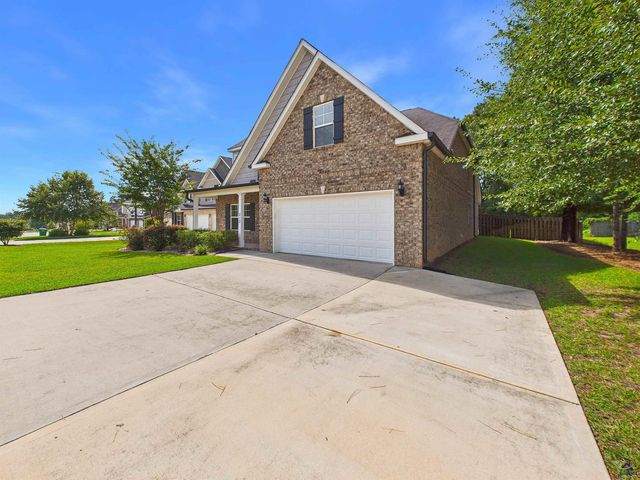 212 Oakley Court, Bonaire, GA 31005