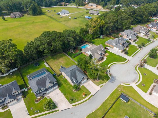 212 Oakley Court, Bonaire, GA 31005