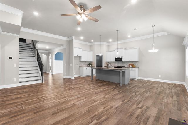212 Oakley Court, Bonaire, GA 31005