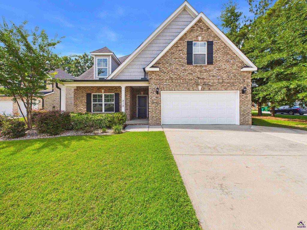 212 Oakley Court, Bonaire, GA 31005