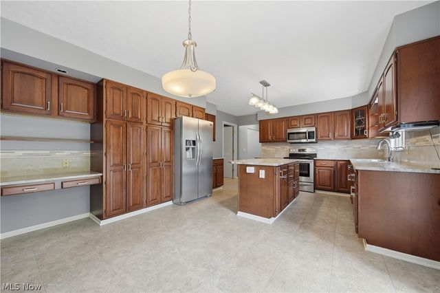 5336 Wood Trail Avenue NE, Canton, OH 44705