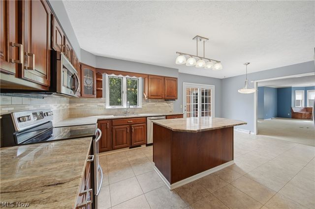 5336 Wood Trail Avenue NE, Canton, OH 44705