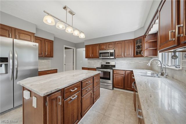 5336 Wood Trail Avenue NE, Canton, OH 44705