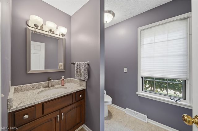 5336 Wood Trail Avenue NE, Canton, OH 44705