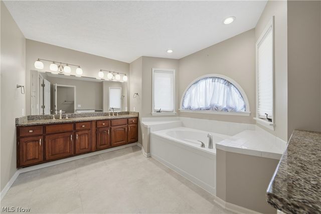 5336 Wood Trail Avenue NE, Canton, OH 44705