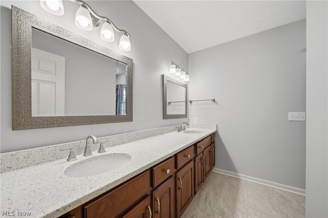 5336 Wood Trail Avenue NE, Canton, OH 44705
