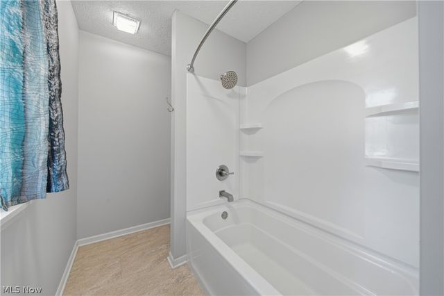 5336 Wood Trail Avenue NE, Canton, OH 44705