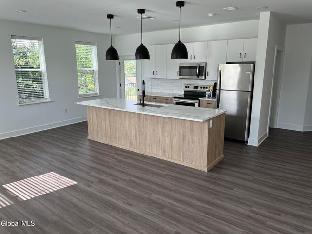 580 Columbia Turnpike 212, East Greenbush, NY 12061
