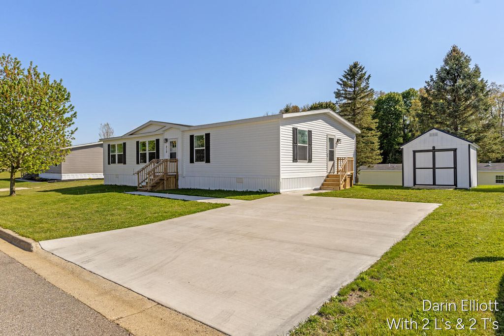 1133 Yeomans Street 210, Ionia, MI 48846