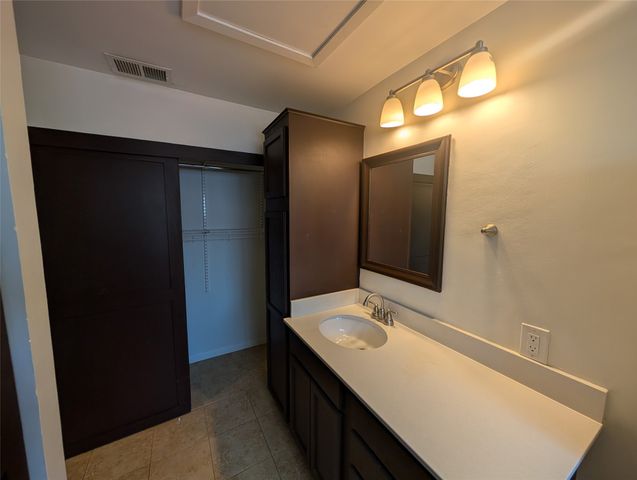 17490 Meandering Way 1005, Dallas, TX 75252