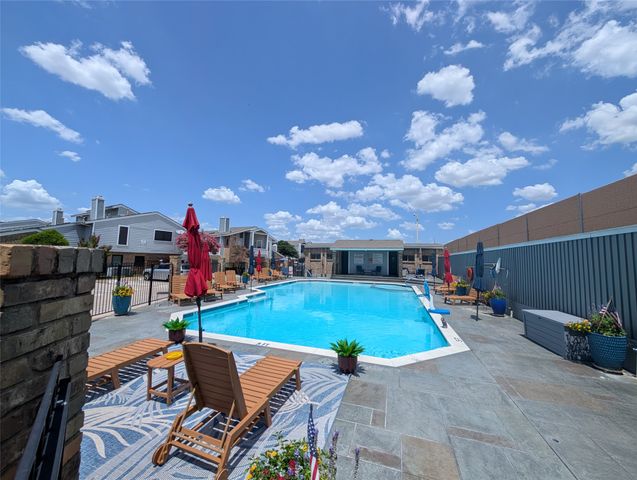 17490 Meandering Way 1005, Dallas, TX 75252