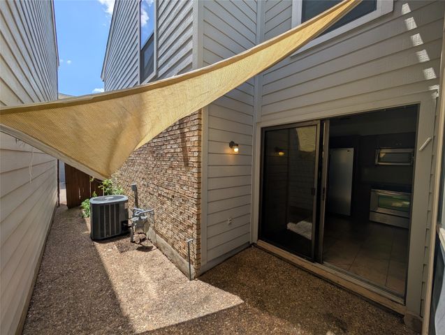 17490 Meandering Way 1005, Dallas, TX 75252