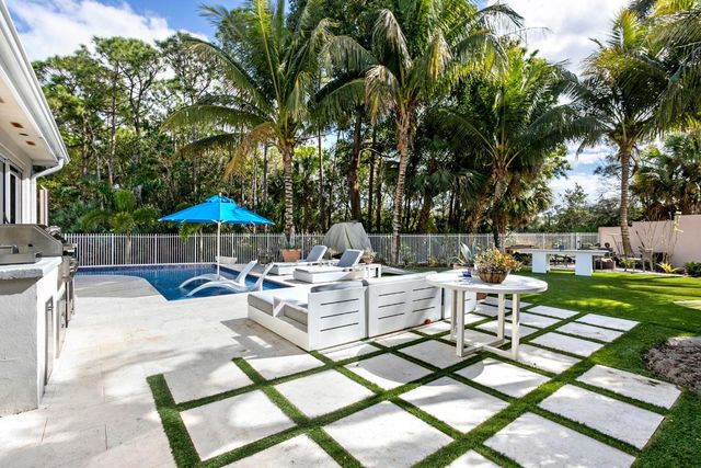 5226 SE Inkwood Way, Hobe Sound, FL 33455