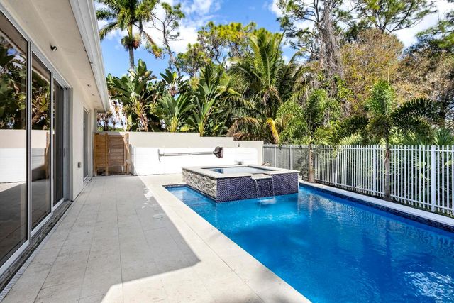 5226 SE Inkwood Way, Hobe Sound, FL 33455