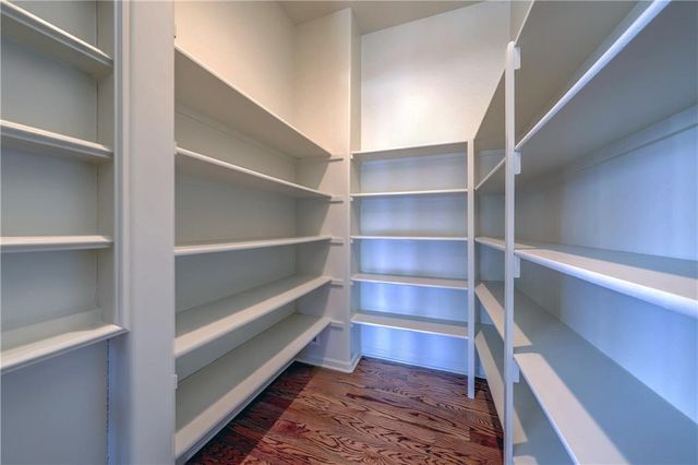 20501 W 112th Terrace, Olathe, KS 66061