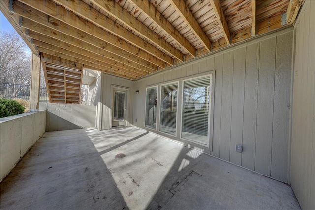 20501 W 112th Terrace, Olathe, KS 66061