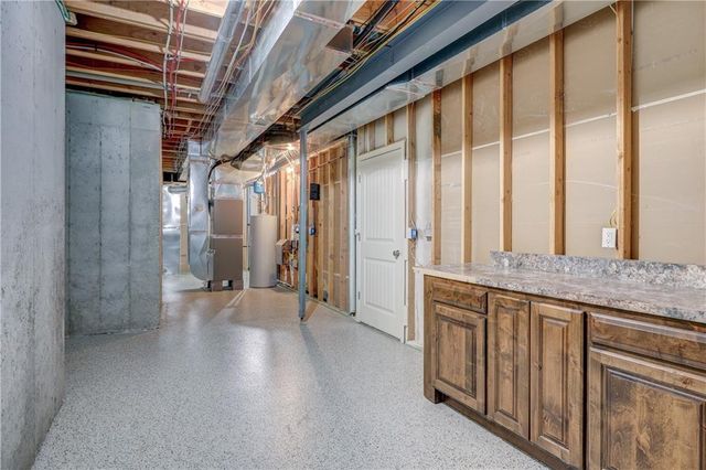 20501 W 112th Terrace, Olathe, KS 66061