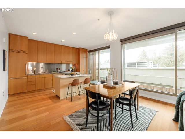 28 Se 28TH Ave 304, Portland, OR 97214