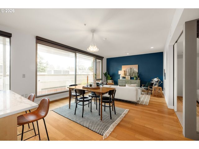 28 Se 28TH Ave 304, Portland, OR 97214