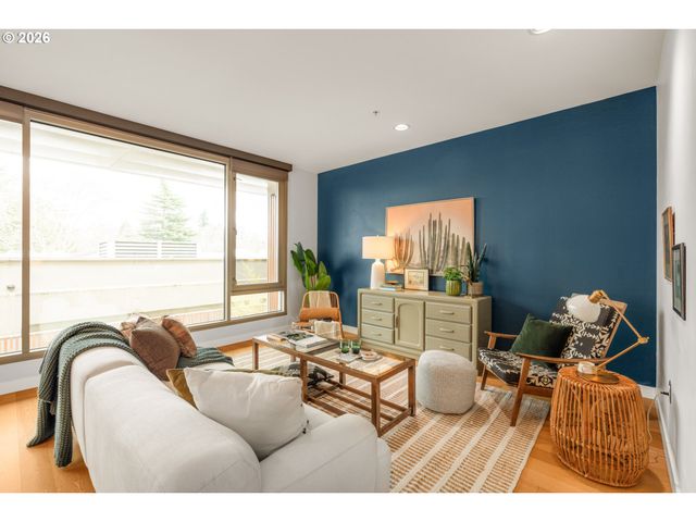 28 Se 28TH Ave 304, Portland, OR 97214