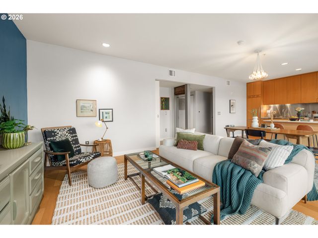 28 Se 28TH Ave 304, Portland, OR 97214