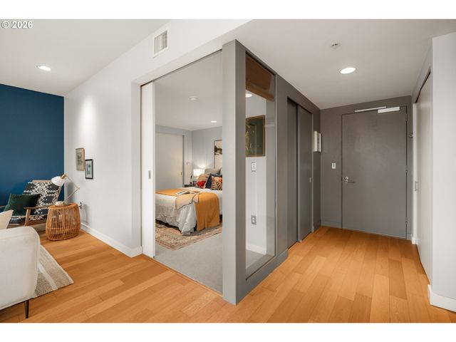 28 Se 28TH Ave 304, Portland, OR 97214