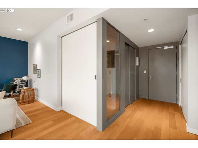 28 Se 28TH Ave 304, Portland, OR 97214